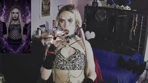 Mistic witch online show from May 1, 10:58 pm