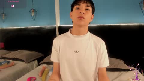 ale_aurarashi online show from September 8, 10:09 pm