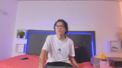 ale_cruzz online show from March 17, 2:53 pm