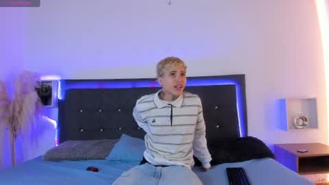 ale_cruzz online show from June 9, 7:36 pm