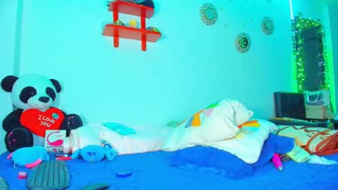 Snapshot of ale_horny_crazy chatting on December 10, 12:17 am NIKO online show from December 10, 12:17 am