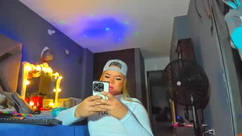 Snapshot of ale_horny_crazy chatting on July 30, 1:15 am NIKO online show from July 30, 1:15 am