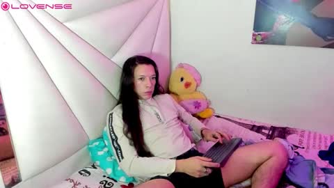 ale_noah_xxx online show from April 15, 8:43 am