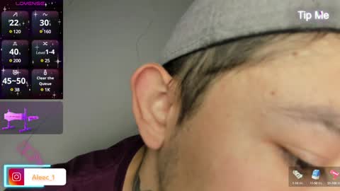 Snapshot of alecadrews_ chatting on January 11, 10:40 pm ALEC ANDREWS online show from January 11, 10:40 pm