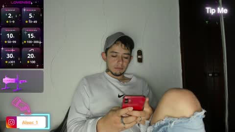 Snapshot of alecadrews_ chatting on January 14, 8:15 pm ALEC ANDREWS online show from January 14, 8:15 pm