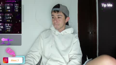 Snapshot of alecadrews_ chatting on January 20, 7:04 pm ALEC ANDREWS online show from January 20, 7:04 pm