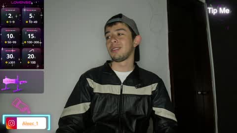 Snapshot of alecadrews_ chatting on January 25, 7:07 pm ALEC ANDREWS online show from January 25, 7:07 pm