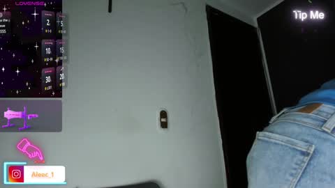 Snapshot of alecadrews_ chatting on January 28, 7:10 pm ALEC ANDREWS online show from January 28, 7:10 pm