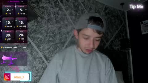 Snapshot of alecadrews_ chatting on January 30, 1:22 am ALEC ANDREWS online show from January 30, 1:22 am