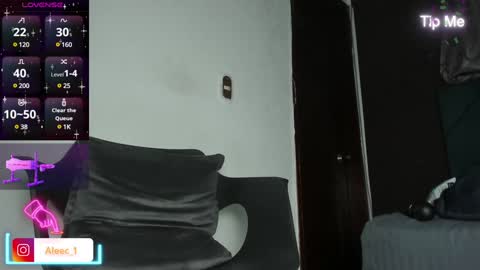 Snapshot of alecadrews_ chatting on February 6, 10:32 pm ALEC ANDREWS online show from February 6, 10:32 pm