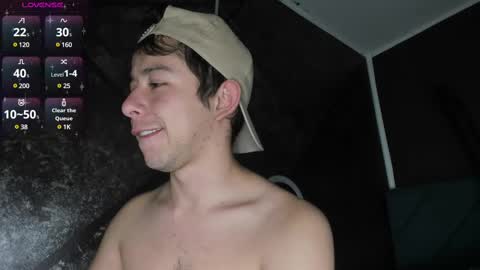 Snapshot of alecadrews_ chatting on February 19, 10:31 pm ALEC ANDREWS online show from February 19, 10:31 pm