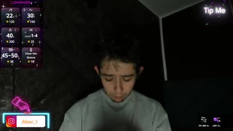 Snapshot of alecadrews_ chatting on March 1, 1:11 am ALEC ANDREWS online show from March 1, 1:11 am