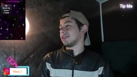 Snapshot of alecadrews_ chatting on March 2, 12:01 pm ALEC ANDREWS online show from March 2, 12:01 pm