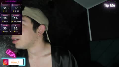 Snapshot of alecadrews_ chatting on March 6, 7:43 pm ALEC ANDREWS online show from March 6, 7:43 pm