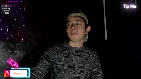 Snapshot of alecadrews_ chatting on March 8, 7:09 pm ALEC ANDREWS online show from March 8, 7:09 pm