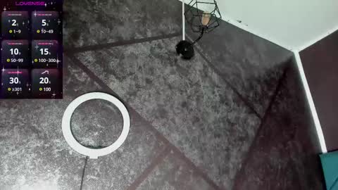 Snapshot of alecadrews_ chatting on March 9, 11:58 am ALEC ANDREWS online show from March 9, 11:58 am