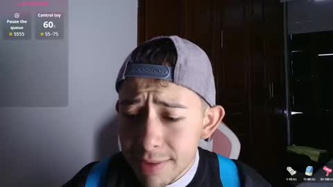 Snapshot of alecadrews_ chatting on October 1, 7:53 pm ALEC ANDREWS online show from October 1, 7:53 pm