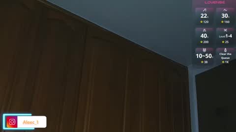 Snapshot of alecadrews_ chatting on October 30, 9:37 pm ALEC ANDREWS online show from October 30, 9:37 pm