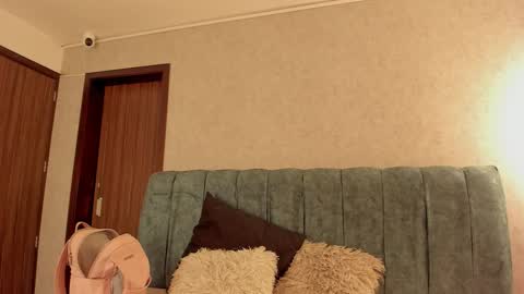 Aleera online show from February 6, 8:23 pm