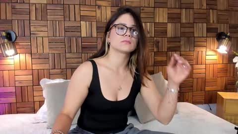 Snapshot of aleessiia chatting on February 9, 6:01 pm alessia online show from February 9, 6:01 pm