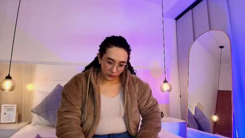 Snapshot of alehia_cute chatting on October 12, 2:05 pm Alehia Cute online show from October 12, 2:05 pm