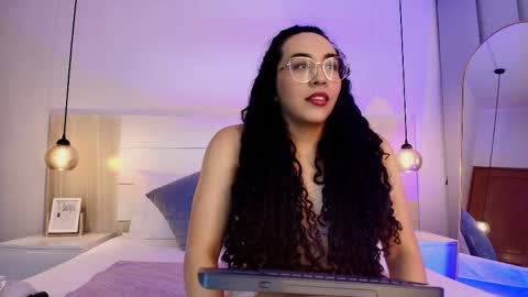 Snapshot of alehia_cute chatting on October 23, 11:14 pm Alehia Cute online show from October 23, 11:14 pm