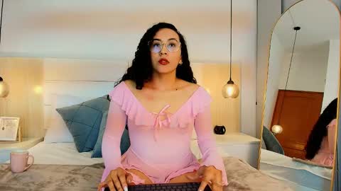 Alehia Cute online show from December 2, 12:05 am