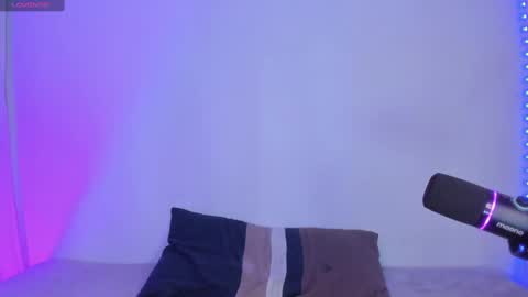 Snapshot of aleja_rossi chatting on December 13, 10:45 pm Aleja online show from December 13, 10:45 pm