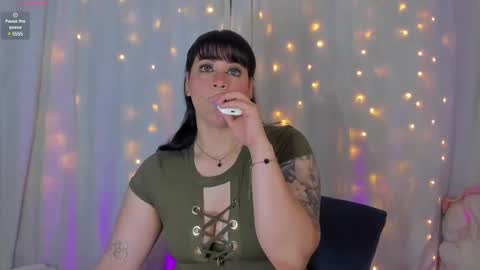 Snapshot of aleja_rossi chatting on February 20, 5:40 pm Aleja online show from February 20, 5:40 pm