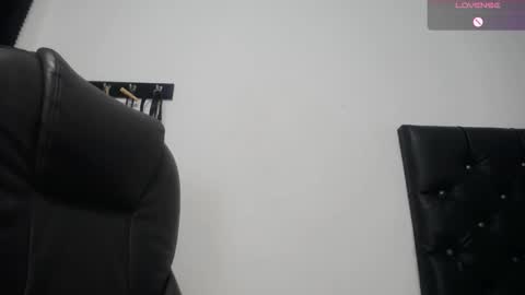 alejahornyx online show from January 1, 9:49 am