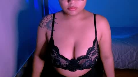 Snapshot of alejandra_conde chatting on May 25, 11:22 pm Alejandra online show from May 25, 11:22 pm