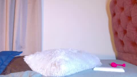 alejandra_dunn1 online show from May 15, 11:34 pm