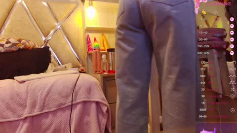 Snapshot of alejandra_martinss chatting on January 31, 8:12 pm alejandra martins online show from January 31, 8:12 pm