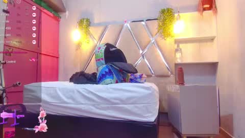 Snapshot of alejandra_martinss chatting on November 19, 3:39 am alejandra martins online show from November 19, 3:39 am