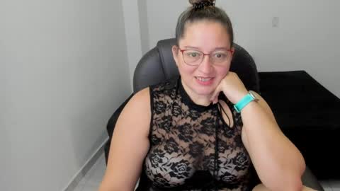 alejandra online show from April 19, 3:44 pm