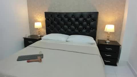 Snapshot of alejandra_tellez chatting on November 4, 7:24 pm Alejandra Tellez online show from November 4, 7:24 pm