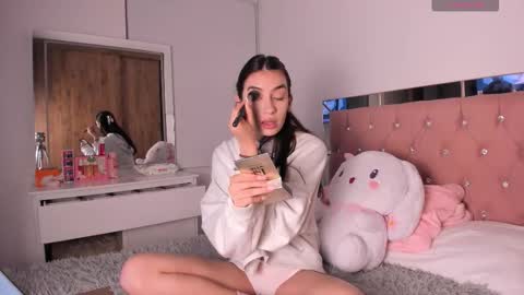 Snapshot of alejandraaa_ chatting on October 9, 1:25 am alejandraaa_ online show from October 9, 1:25 am