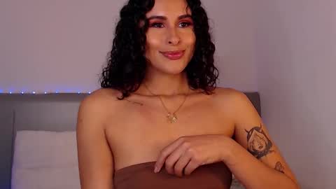 Danna Ray online show from November 8, 5:01 pm