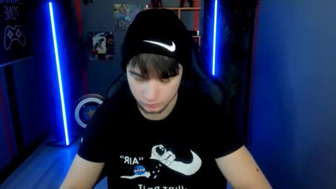 Snapshot of alejandro_ellias chatting on January 18, 8:56 pm Alejandro online show from January 18, 8:56 pm