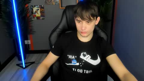 Snapshot of alejandro_ellias chatting on January 31, 8:29 pm Alejandro online show from January 31, 8:29 pm