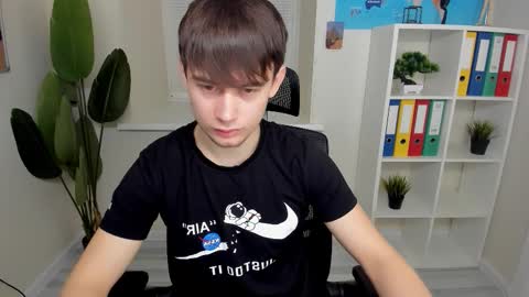 Snapshot of alejandro_ellias chatting on February 3, 6:51 am Alejandro online show from February 3, 6:51 am