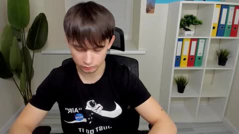 Snapshot of alejandro_ellias chatting on February 3, 6:57 pm Alejandro online show from February 3, 6:57 pm