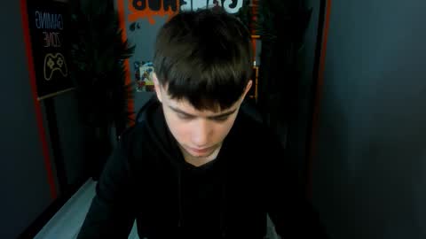 Snapshot of alejandro_ellias chatting on March 18, 6:16 am Alejandro online show from March 18, 6:16 am