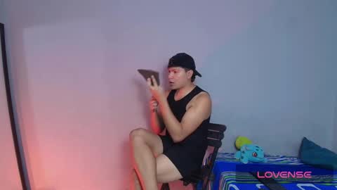 Snapshot of alejandro_vt chatting on November 8, 12:16 pm Alejandro G online show from November 8, 12:16 pm