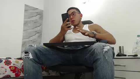 alejandrocock online show from January 13, 10:26 pm