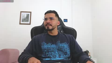 alejandroo_7 online show from November 7, 8:42 pm