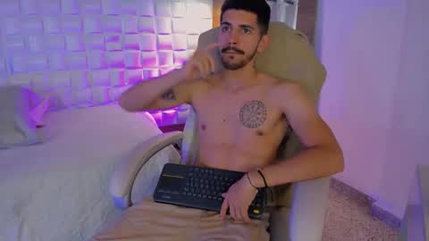 Alejo  online show from October 9, 8:40 pm