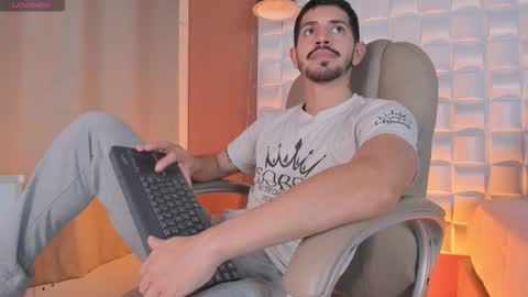 Alejo  online show from March 4, 11:00 pm