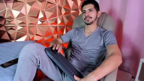Snapshot of alejandrostorm chatting on April 22, 2:58 am Alejo online show from April 22, 2:58 am