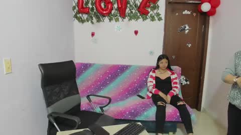 zoe and Kataleya online show from March 10, 12:26 pm